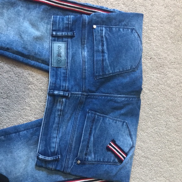 This is very useful for day to day work and school - Picture 5 of 5